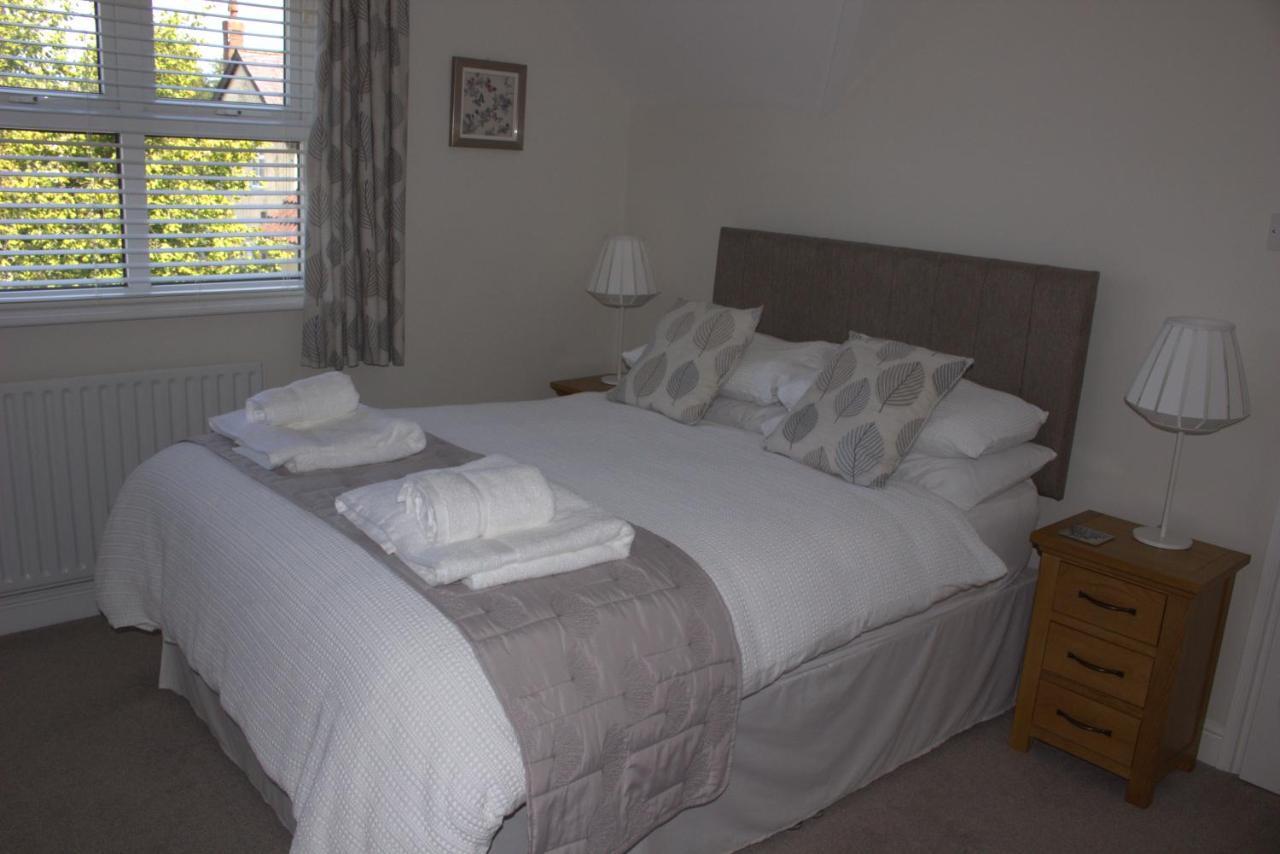 Westwood Lodge B & B Бостън Екстериор снимка