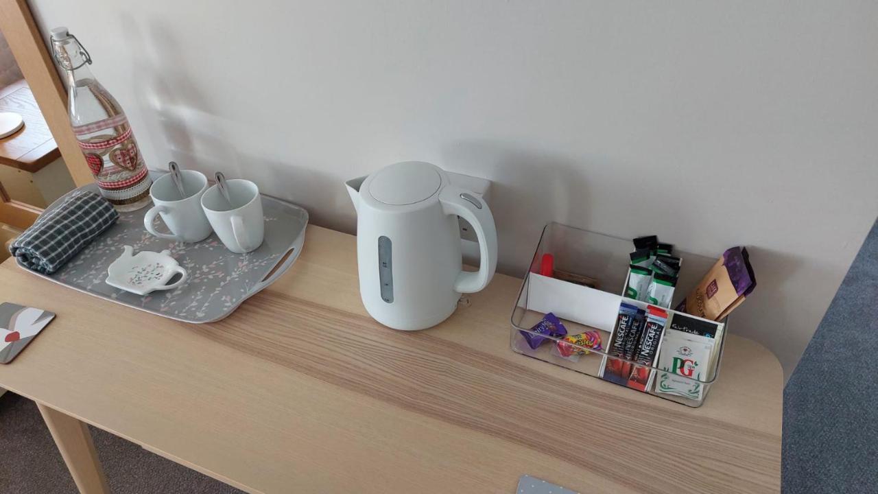 Westwood Lodge B & B Бостън Екстериор снимка